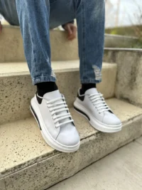 zapatilla de hombre blanca aesthetic